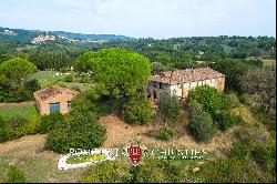 RUSTIC COUNTRY HOUSE WITH POOL FOR SALE IN CETONA, TUSCANY