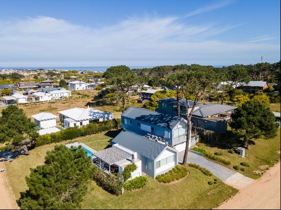 Six Bedroom house for sale in Pinar del Faro, Jose Ignacio