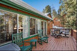 Enjoy Serene Mountain Living in this Charming Ranch 