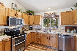 Enjoy Serene Mountain Living in this Charming Ranch 