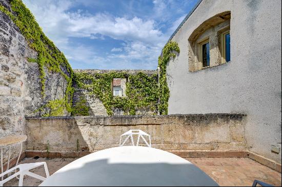 18th century house tastefully renovated with a terrace