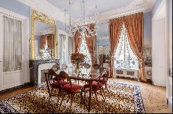 Paris VIII- Beautiful four-bedroom apartment - Palais de l'Elysée