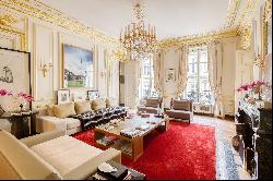 Paris VIII- Beautiful four-bedroom apartment - Palais de l'Elysée