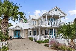 Well-Maintained Crystal Beach Home With Fireplaces And Near Beach 