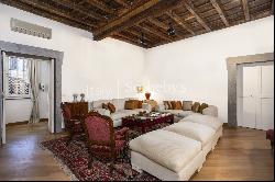 Exclusive apartment a stone's throw from Trevi Fountain