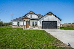 New Construction Home in Valley View-- Modern Farmhouse Charm on Spacious Lot 