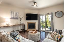 3 BD Condo With Views in Park City, Amenity-Rich and Minutes From Resorts