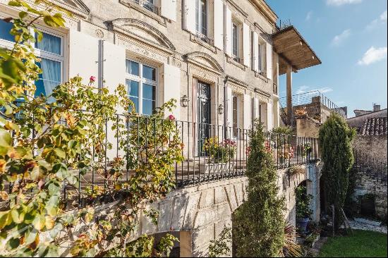 Saint Emilionnais - Exceptional Maison de Maître - John Taylor