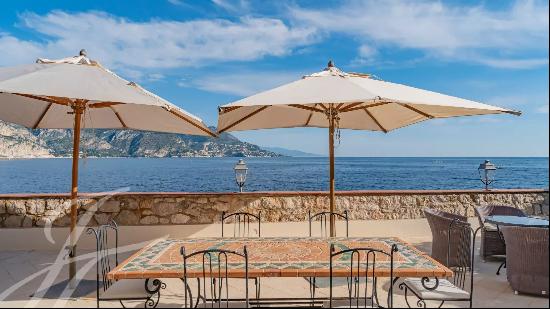 Waterfront property on Cap-Ferrat