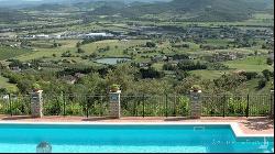 Country Hotel with pool and park on Lake Trasimeno - Umbria