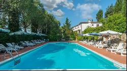 Country Hotel with pool and park on Lake Trasimeno - Umbria