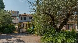 Country Hotel with pool and park on Lake Trasimeno - Umbria