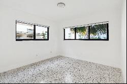 8010 Crespi Blvd,Miami Beach, FL, 33141