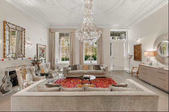 Stunning four-bedroom apartment overlooking Hyde Park.