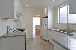 2 Bed/2 BA Flat with Parking and Storage