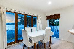 1/2 Gill Road, Lowry Bay, Lower Hutt