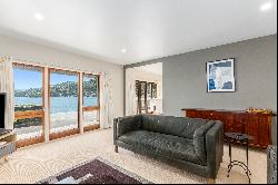 1/2 Gill Road, Lowry Bay, Lower Hutt