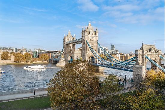 Extraordinary riverfront apartment with sweeping Thames views