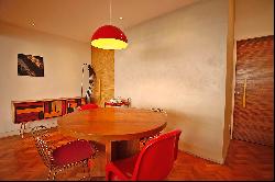 Spacious apartment just a few feet from the beaches of Ipanema and Copacabana