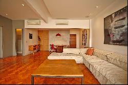 Spacious apartment just a few feet from the beaches of Ipanema and Copacabana