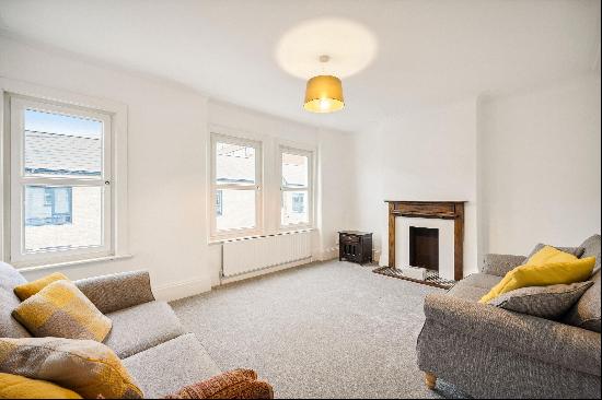 Superb 3 double bedroom apartment in Tooting SW17