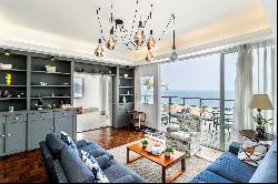 Apartment with breathtaking views of Copacabana Beach and wraparound terrace