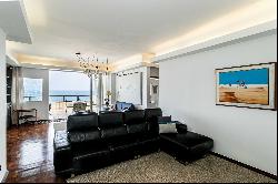 Apartment with breathtaking views of Copacabana Beach and wraparound terrace