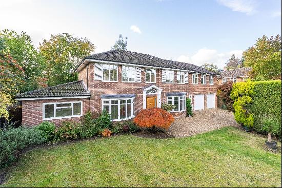 A substantial five bedroom detached family home with no onward chain on a quiet cul-de-sac