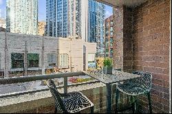  renovated corner unit in CityView