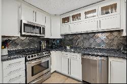  renovated corner unit in CityView