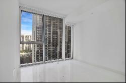 300 Biscayne Blvd,Miami, FL, 33132