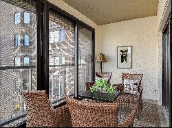 Beautiful Loring Green East Condo