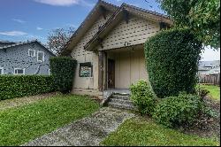 414 9th Ave SE