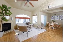 Three-story 3br/3ba condo in Casa Valencia, centrally located near restaurants!