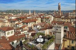 Prestigious penthouse with terrace and panoramic view of Verona