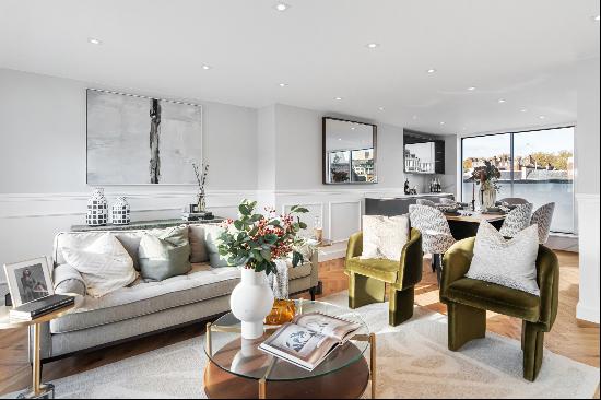 Exceptional duplex apartment for sale near Hyde Park