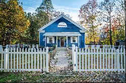 COZY WATERFRONT COTTAGE