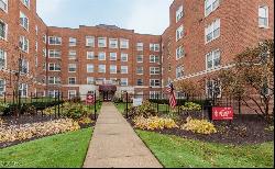 19201 Van Aken Boulevard Unit 514, Shaker Heights OH 44122