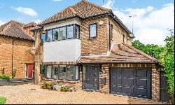 Woodbourne Drive, Claygate, Esher, Surrey, KT10 0DR