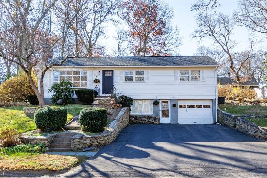 136 Maplewood Drive, East Greenwich RI 02818