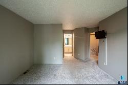 1104 W 57th St Unit 204A, Sioux Falls SD 57108