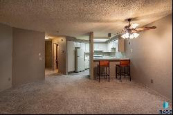 1104 W 57th St Unit 204A, Sioux Falls SD 57108