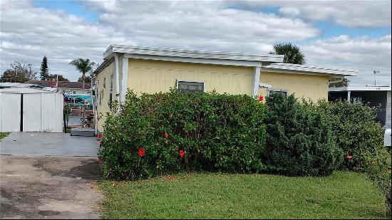 1432 South Shore Drive, Tavares FL 32778