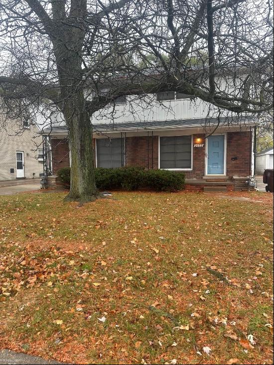 2032 Vernier Road, Grosse Pointe Woods MI 48236