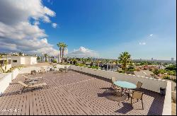 8400 De Longpre Avenue #313, West Hollywood CA 90069