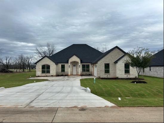 2706 Village Drive, Granbury TX 76049