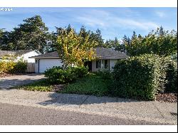 40 Park Village Dr, Florence OR 97439