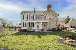 20596 Airmont Road, Bluemont VA 20135