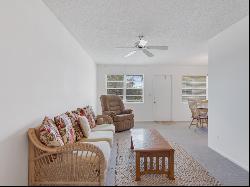 102 Royal Oak Drive Unit 203, Vero Beach FL 32962