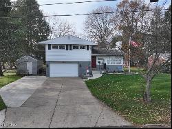 2262 Robinhood Drive, Wooster OH 44691